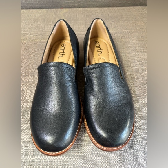 Earth Edna Round Toe Casual Leather Loafer Size 5 NWOT - Picture 1 of 6